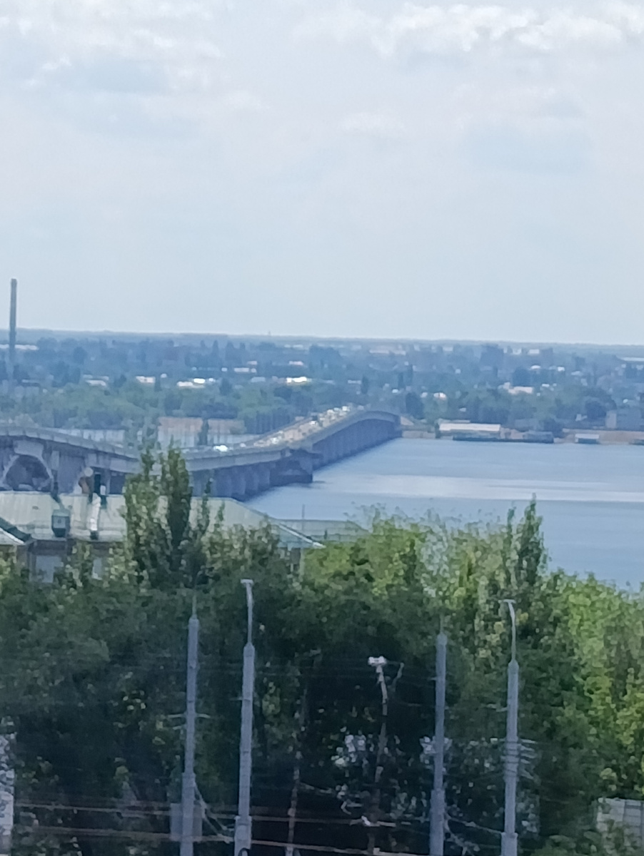 Вид из окна на наш мост