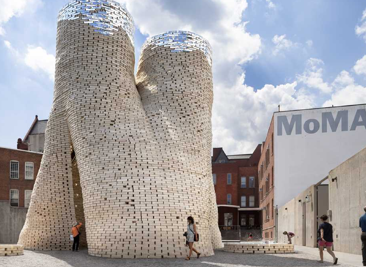 Башня Hi-Fi во дворе Музея современного искусства в Нью-Йорке