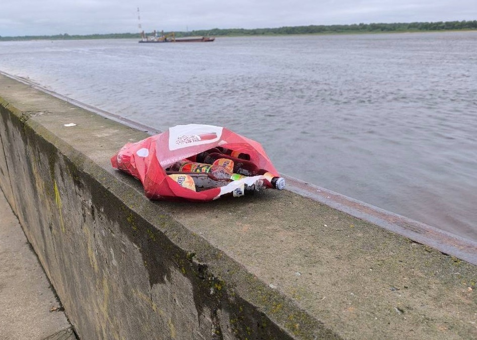    Мудров напомнил, что по набережной установлены порядка 20 урн