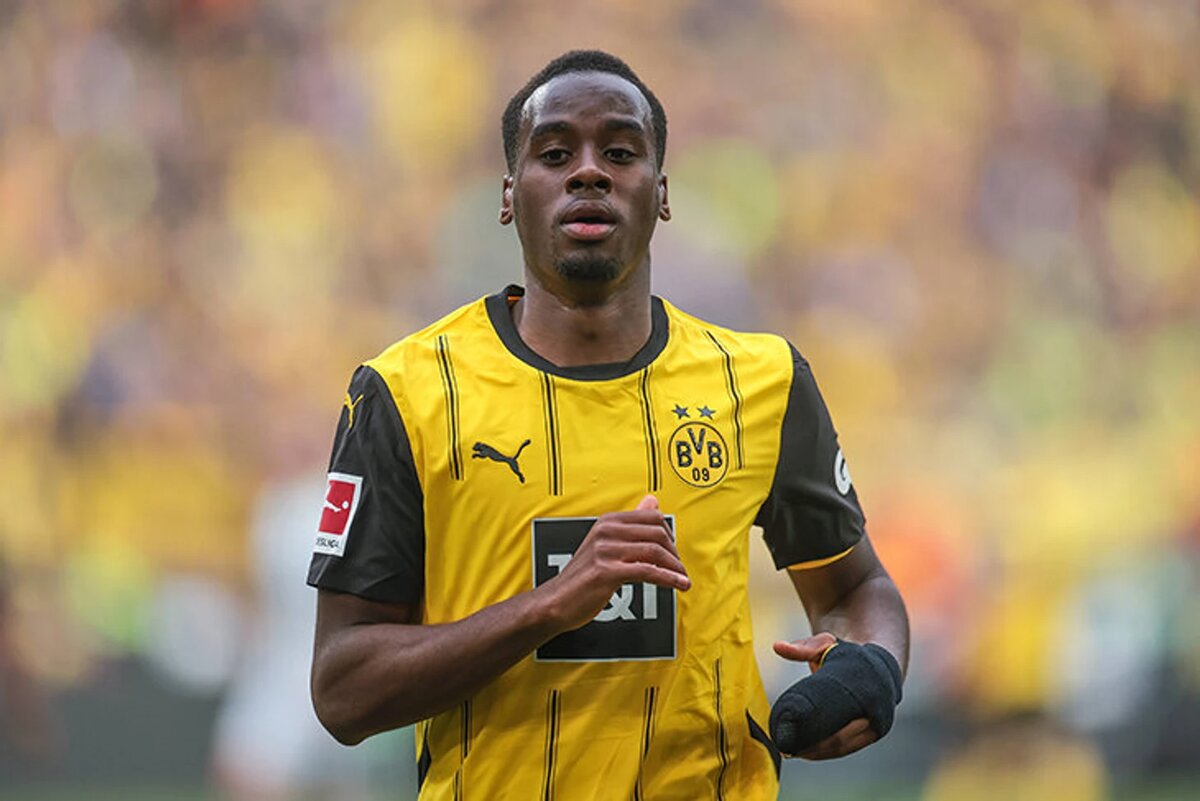 В сезоне 2024/25 Гиттенс провёл 49 матчей, в которых забил 12 голов и сделал 5 результативных передач.