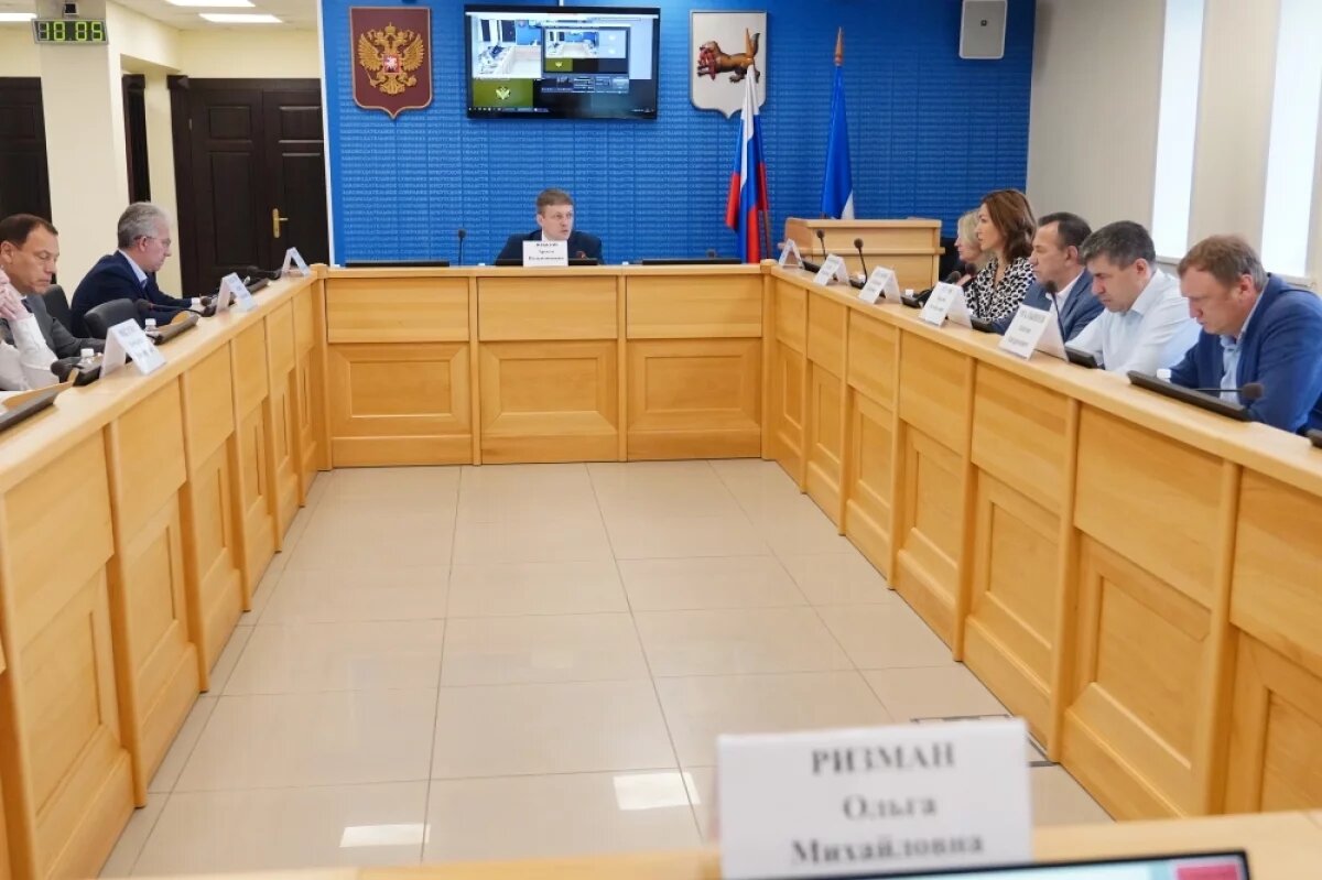    Оснащение больниц Иркутской области аппаратами МРТ и МСКТ обсудили в ЗС