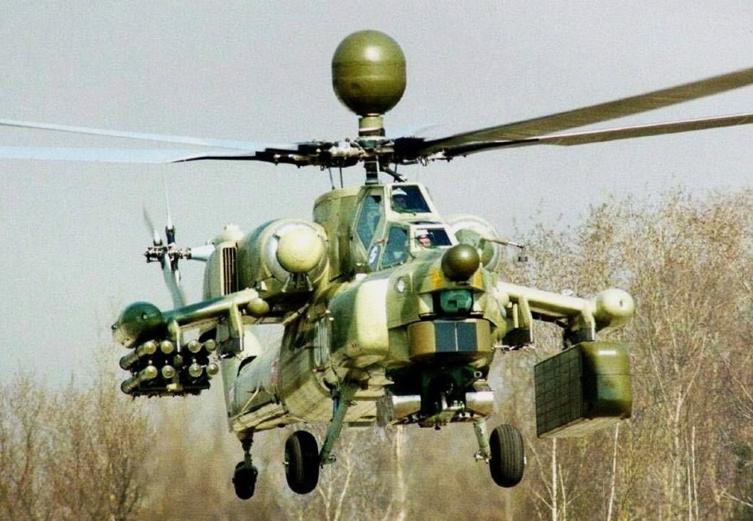 Ми-28Н в первом испытательном полете 14 ноября 1996 года. Над втулкой несущего винта- макет БРЛС НО25.
