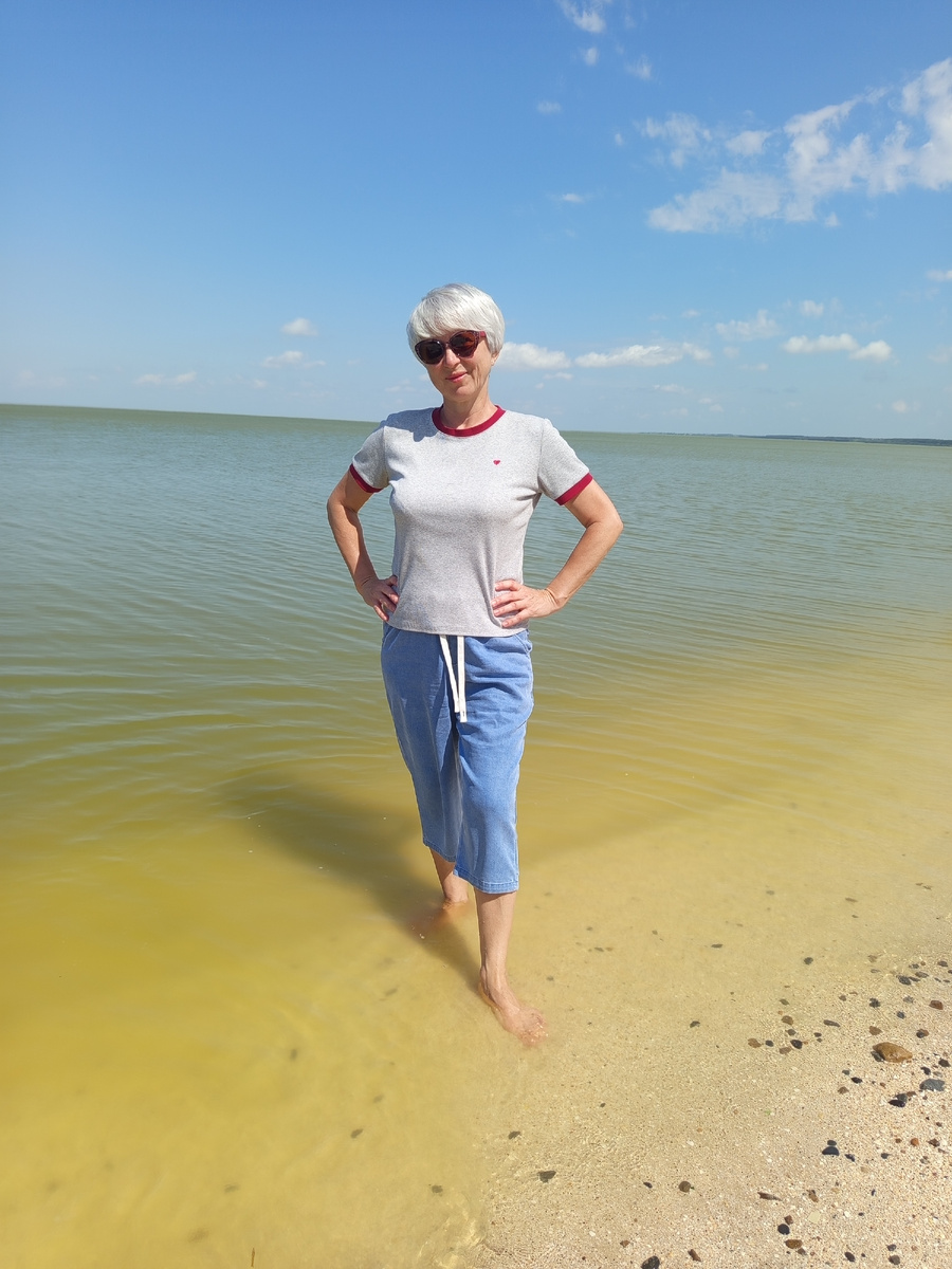 Автор, не знаю почему вода получилась такого цвета)))