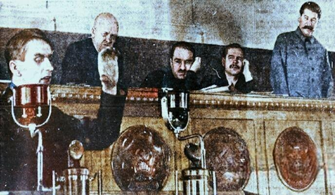 Лысенко выступает перед первыми лицами государства