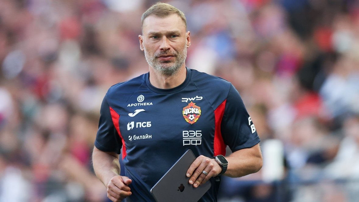    Тренер Алексей Березуцкий.Дарья Исаева