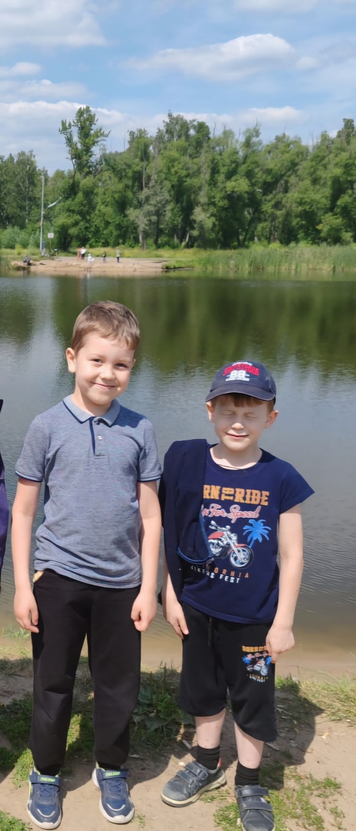 Сегодня с лагерем выезжали на пикник в парк