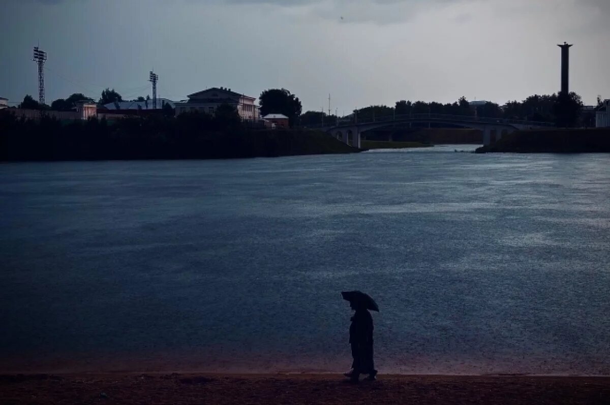    Циклонический вихрь продолжает влиять на погоду в Петербурге