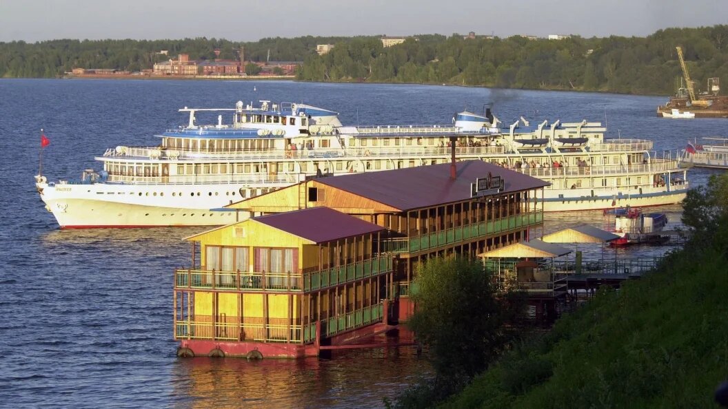    Vladimir Smirnov/Russian Look