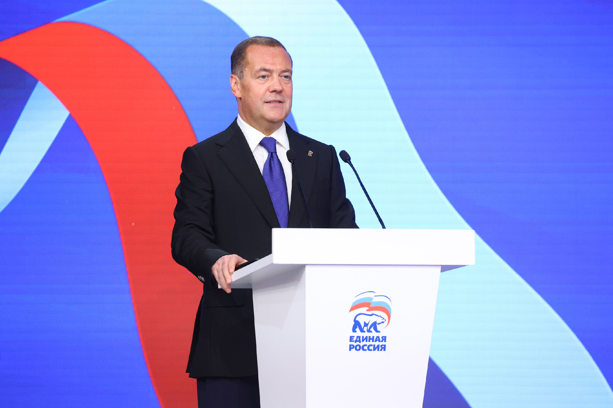 На фото: Дмитрий Медведев