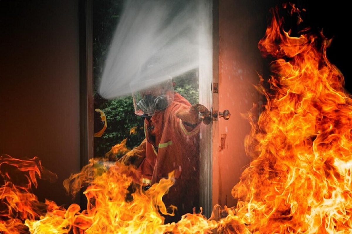    При пожаре в гараже в Елецком районе пострадал 13-летний подросток freepik.com