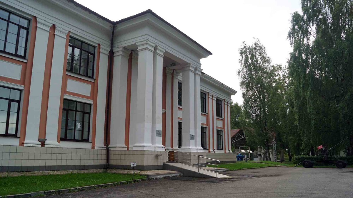 Экспозицию разместили в бывшем здании управления ВолгоЛагом