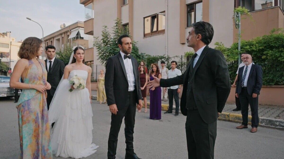 Кадр из сериала «Зимородок»