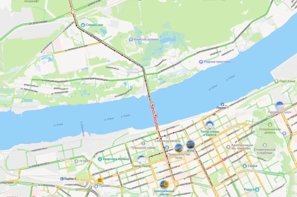    В Перми скопилась пробка в 5 км из-за массового ДТП на Коммунальном мосту