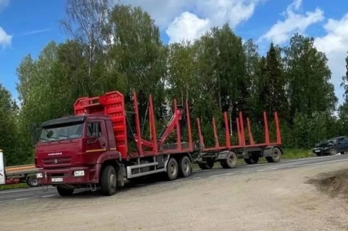    Машины столкнулись на автодороге, ведущей в Вятские Поляны.