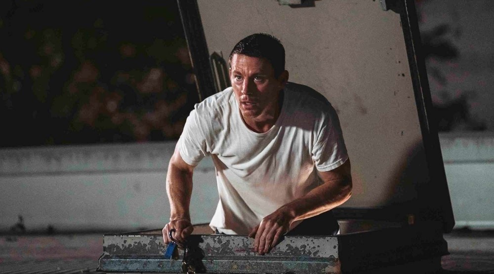     Кадр из фильма «Грабитель с крыши» (2025)