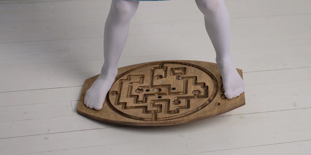 Стоит ли покупать балансборд ребёнку? Разбираемся