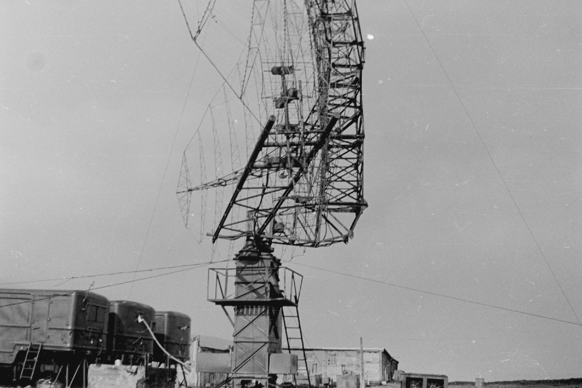 Последствия тайфуна "Джуди". Вырванный облучатель "Дубравы".