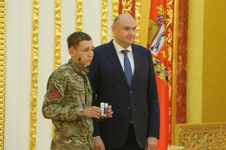    Сто молодых людей получили памятные знаки «Золотая молодёжь Оренбуржья» Антон Пичурин