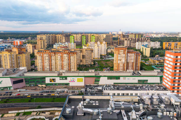 Перед вами панорама подмосковных Мытищ. Которые в состав Москвы входили лишь однажды, в 1960-1961 гг. При этом Троицк, в отличие от Мытищ, вошёл в состав Москвы!…