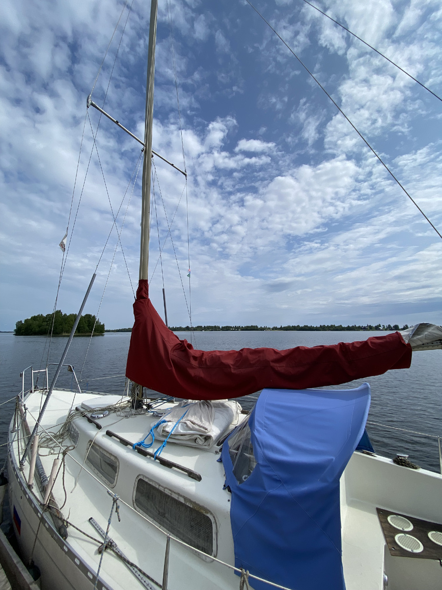 Отплываем от домика рядом с Кижами