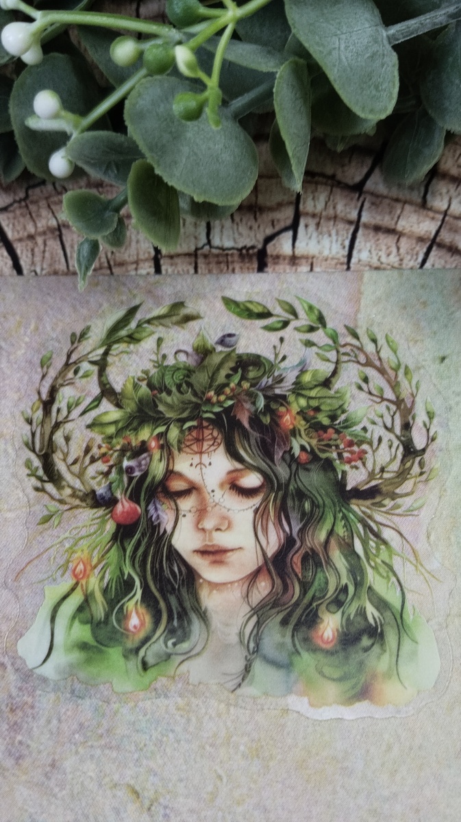 как выглядит одна и та же наклейка: на светлой бумаге