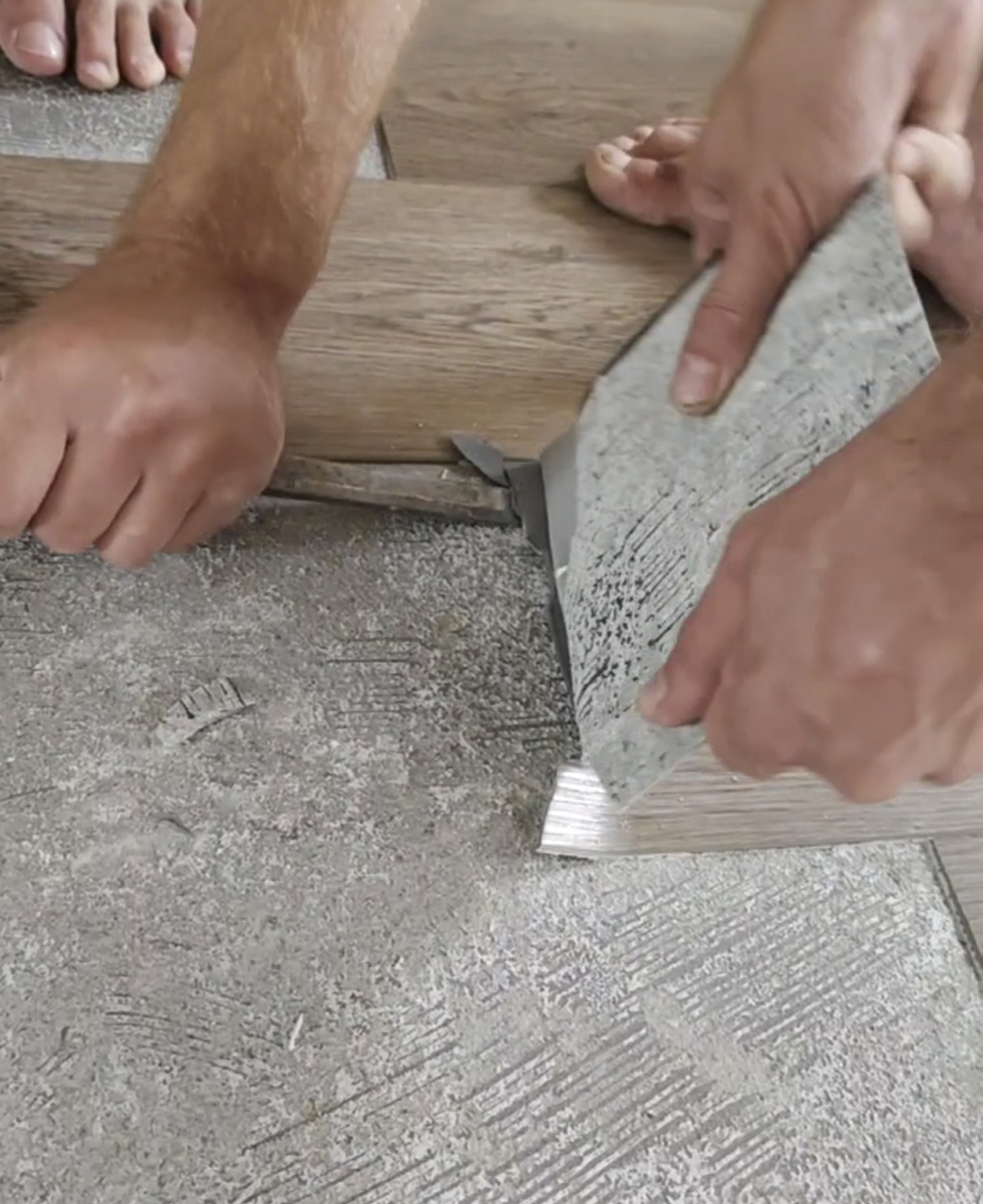 Демонтаж кварцвинида с клея 