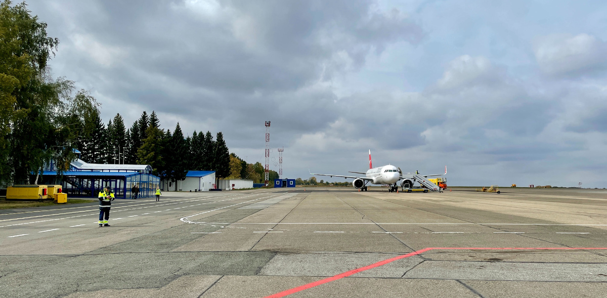 Vyacheslav Bukharov,  Wikimedia Commons