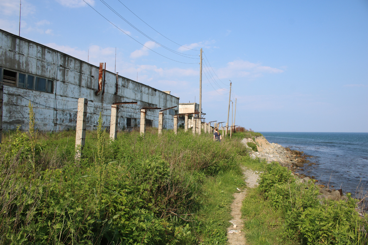 Тропа в обход промзоны.
