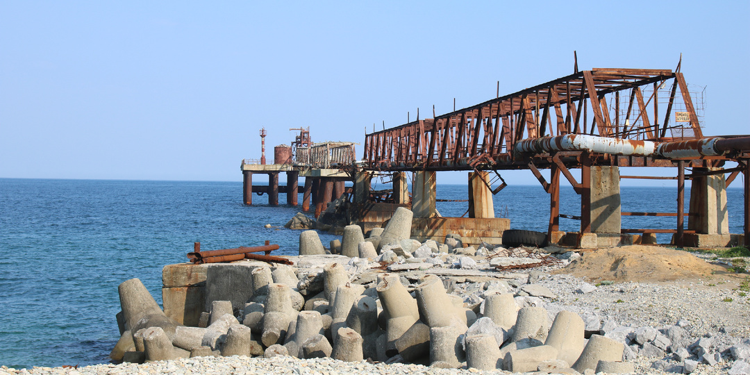 Странное место отдыха на Японском море, под названием Нефтепирс.