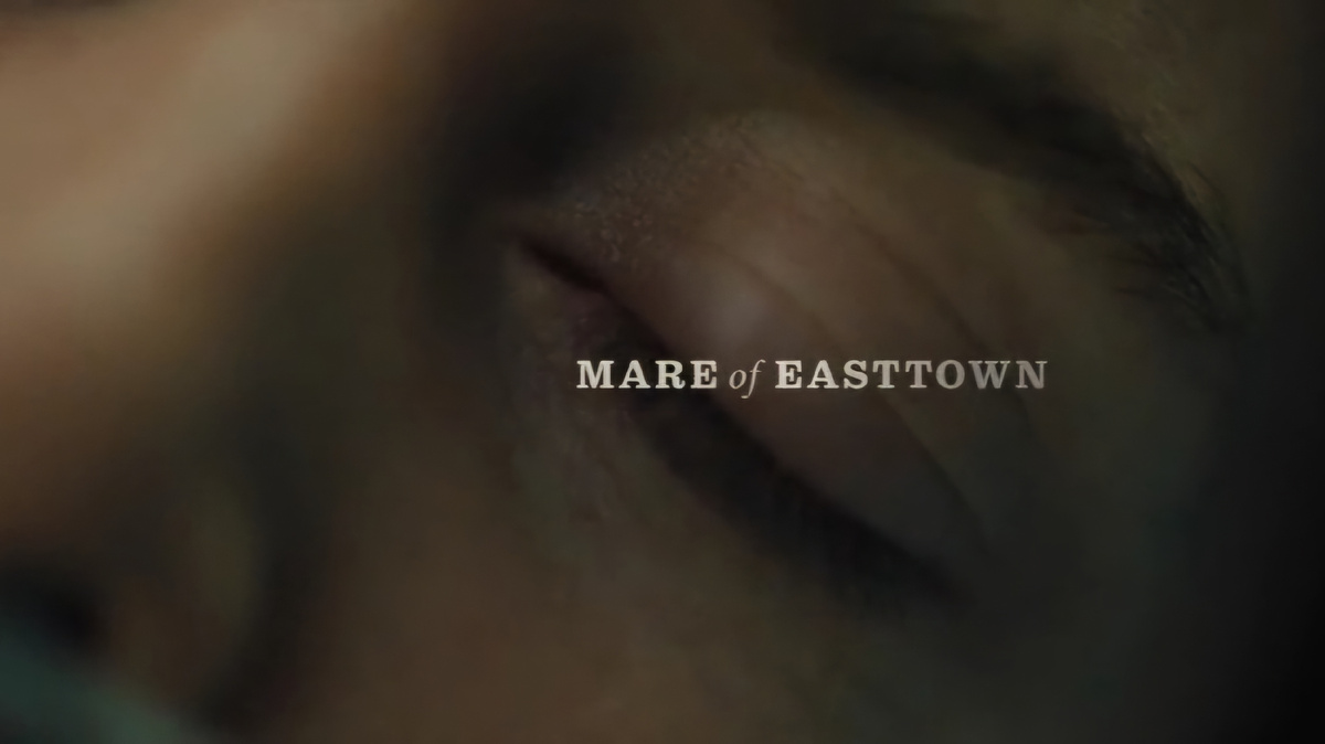 Кадр из сериала "Мейр из Исттауна" (2021, реж. К. Зобел)