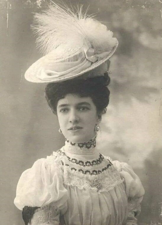 Ваганова Агриппина - русская и советская артистка балета, балетмейстер и педагог, основоположник теории русского классического балета.