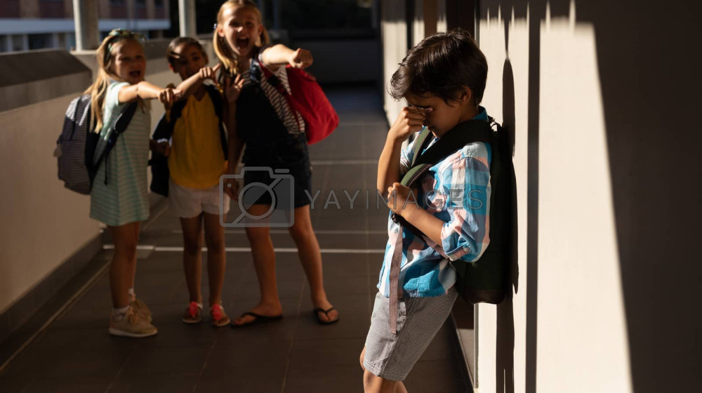    Почему подростки снимают издевательства на видео