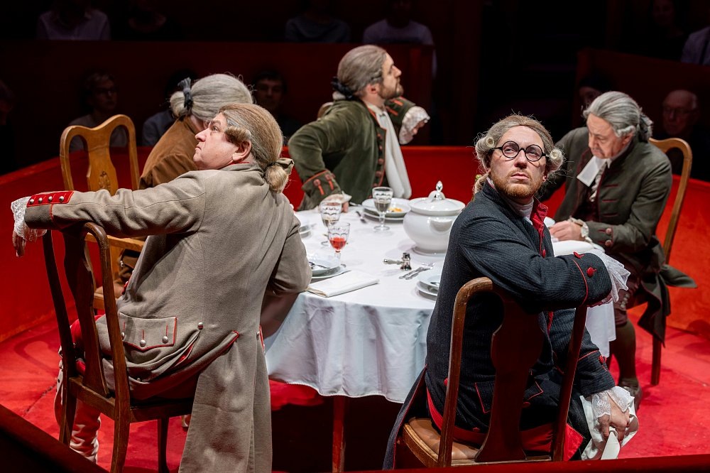 "Кант". Сцена из спектакля, фото с официального сайта театра им. В. Маяковского