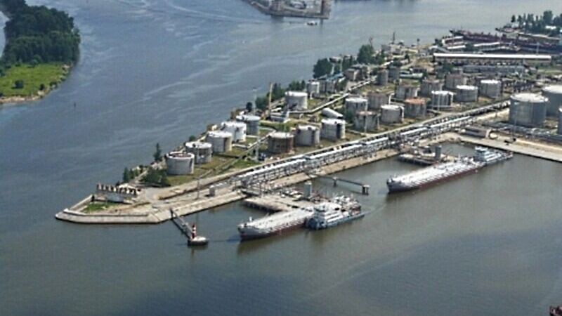     Автор: Петербургский нефтяной терминал Источник: oil-terminal.ru