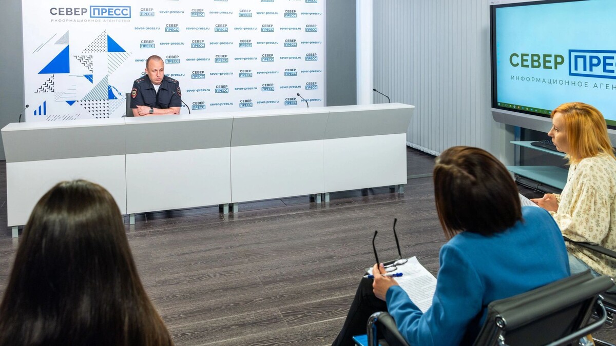    Ситуацию с мошенничествами обсудили с представителем УМВД России по ЯНАО Фото: Федор Воронов / «Ямал-Медиа»