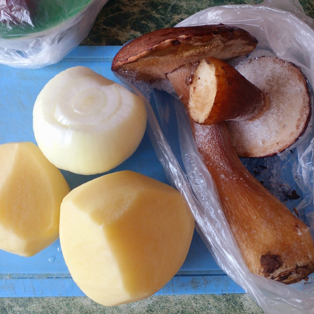 Грибы, картошка, лук