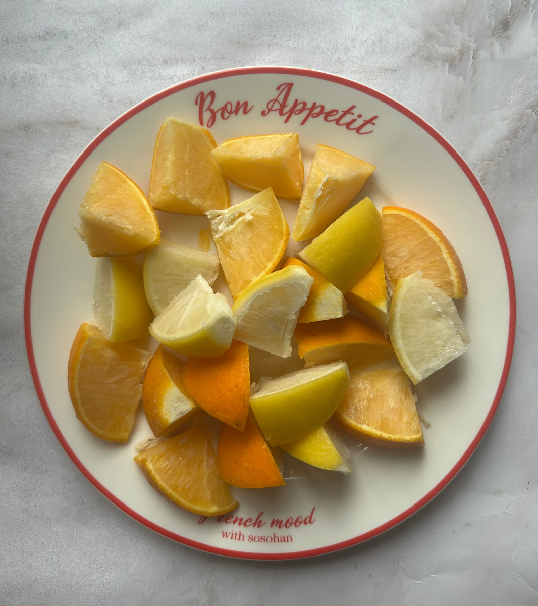 Разрезать на кусочки и перемолоть в измельчителе.