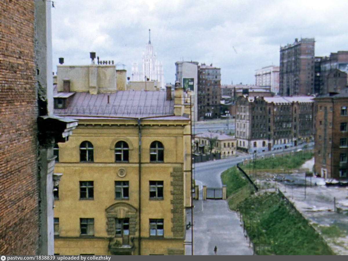 Вид из квартиры Мартина Манхоффа на Народной улице, 1952 – 1954 г. Автор:Martin J. Manhoff.