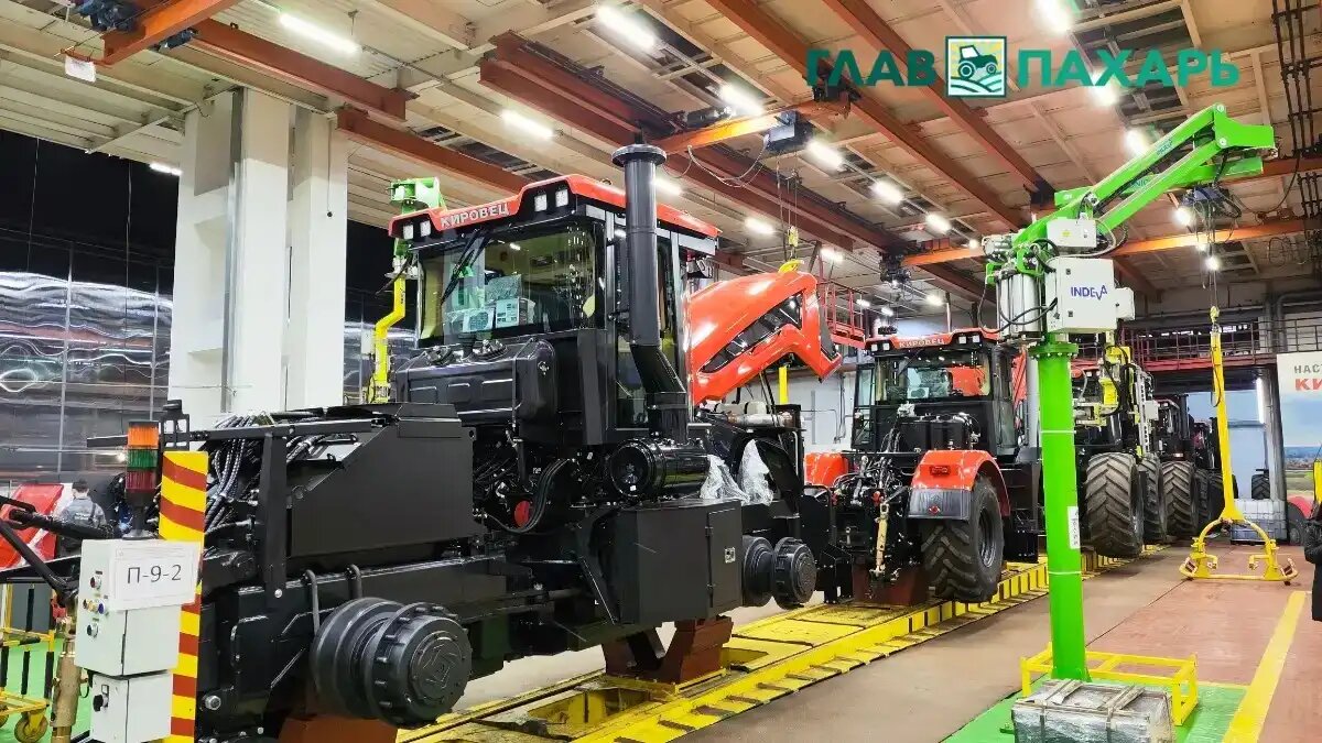 Фото: © Артём Борисов / Glavpahar.ru
Производство тракторов КИРОВЕЦ на Петербургском тракторном заводе (фото иллюстративное)