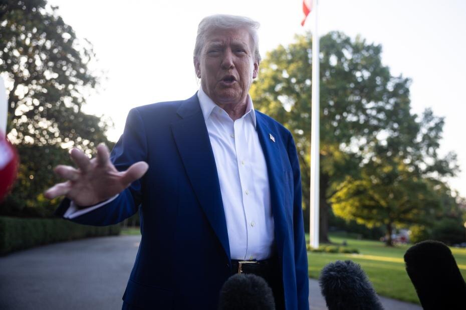    Francis Chung — Pool via CNP/Global Look Press