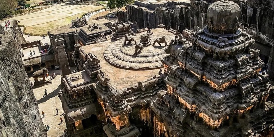 1300 лет назад вырезали храм из скалы. Как это сделали, почему современные роботы не могут это повторить?