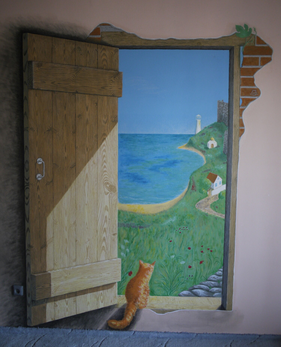 Тот самый кот и его дверь. 