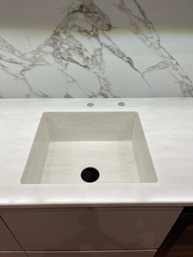 Интегрированные мойки на кухню из акрилового камня