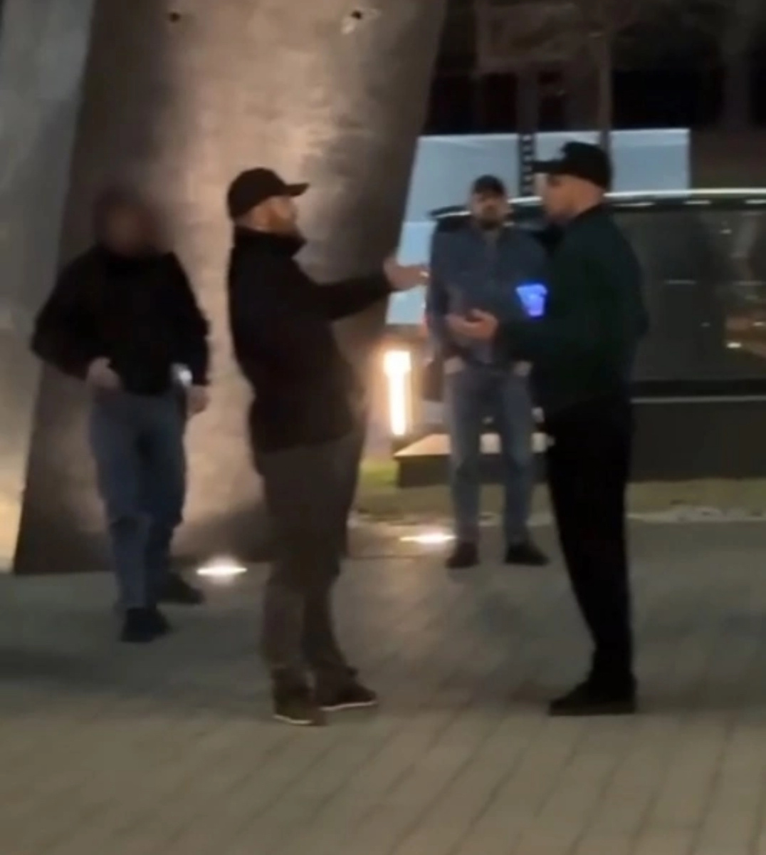 Литвин пришел не один - с двумя охранниками