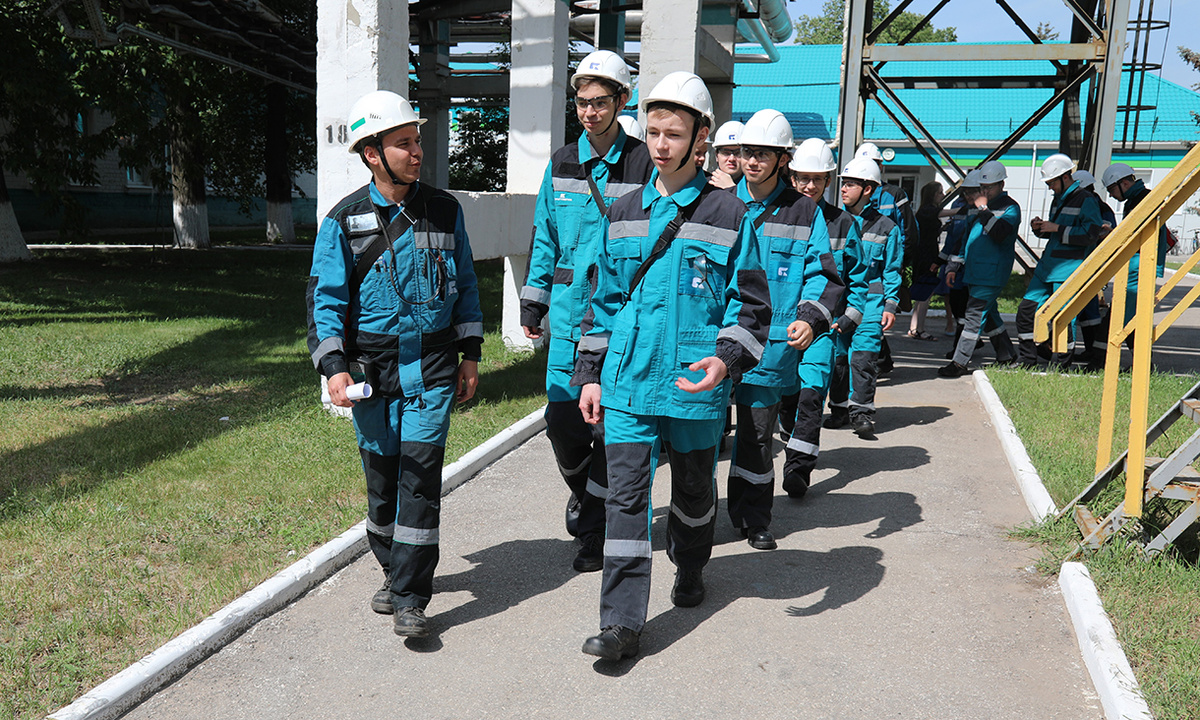Экскурсии на производство – традиционная форма знакомства с профессией на первых курсах обучения студентов профильных специальностей  / Фото Гузели Яхиной