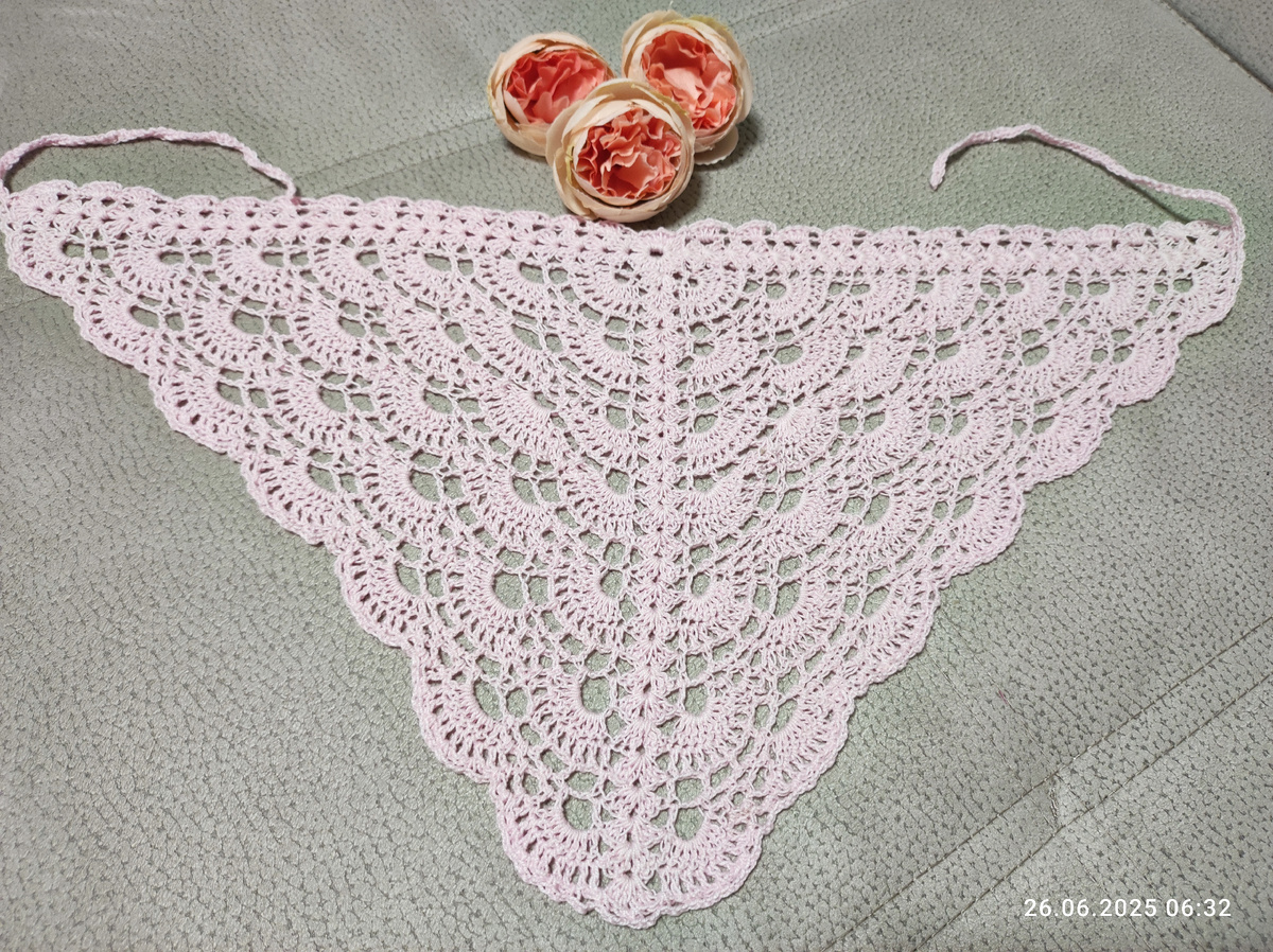 Косынка ажурная из Пряжи Пехорка ажурная., цвет св.бегония.