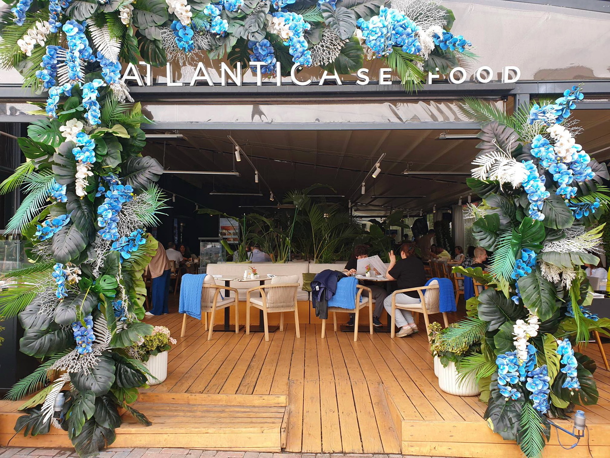 Вход в ресторан Atlantica 