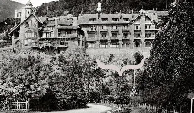 Когда-то замок выглядел так