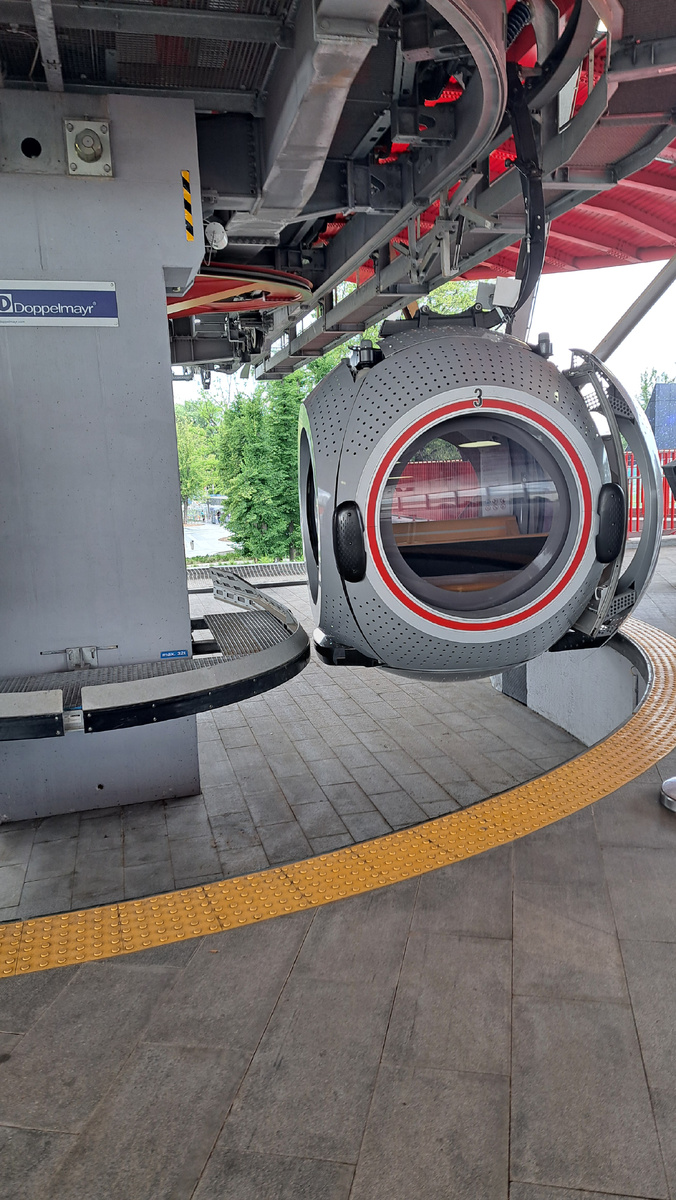 Кабина воздушного трамвая