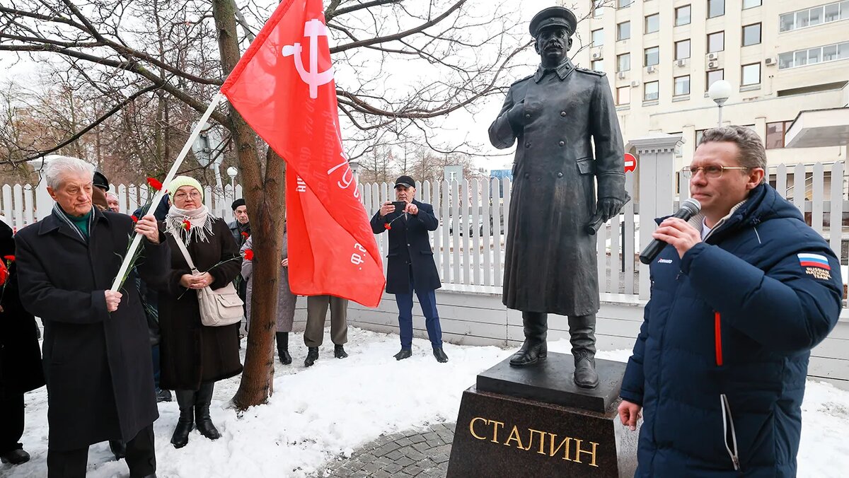 Вологодский губернатор отреагировал на иск из-за памятника Сталину